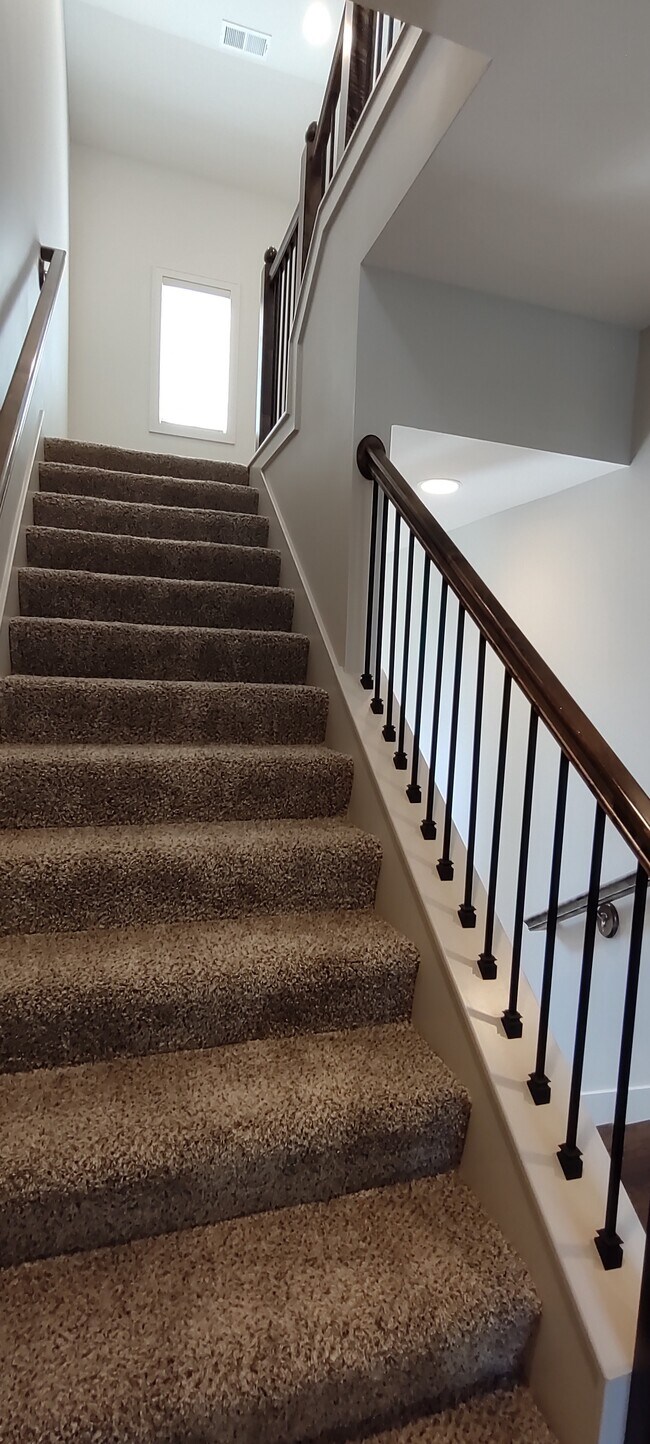 Foto del edificio - 15881 Valley View Dr