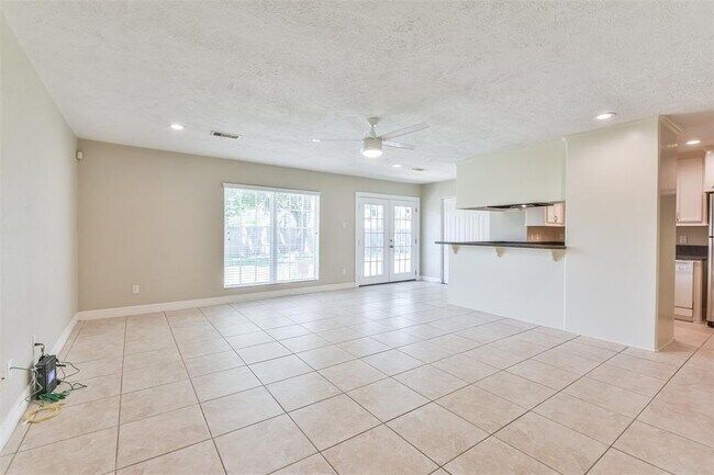 Foto del edificio - 6847 Vanlynn Ln