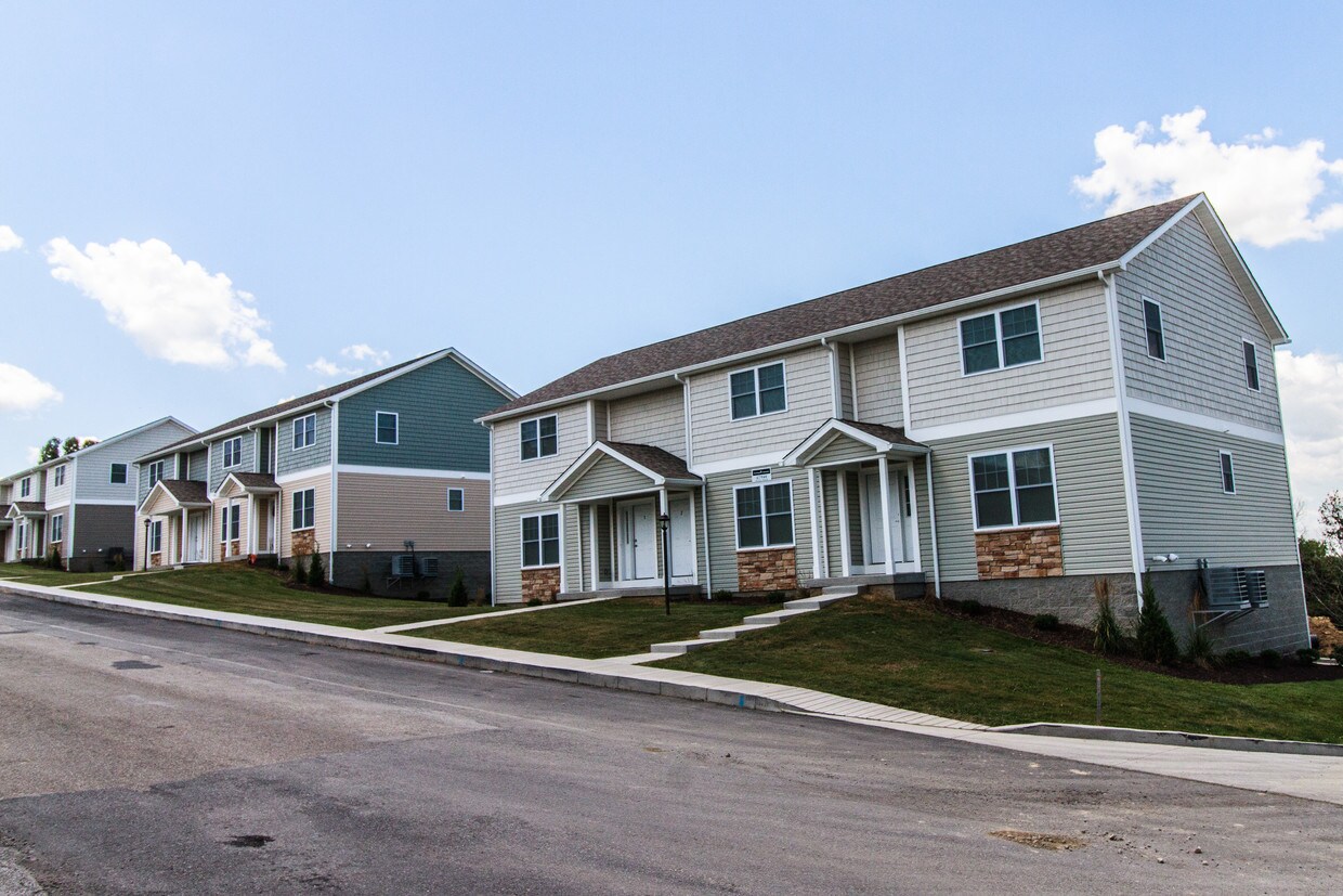 67922 Mills Rd, Saint Clairsville, OH 43950 Townhome Rentals in Saint