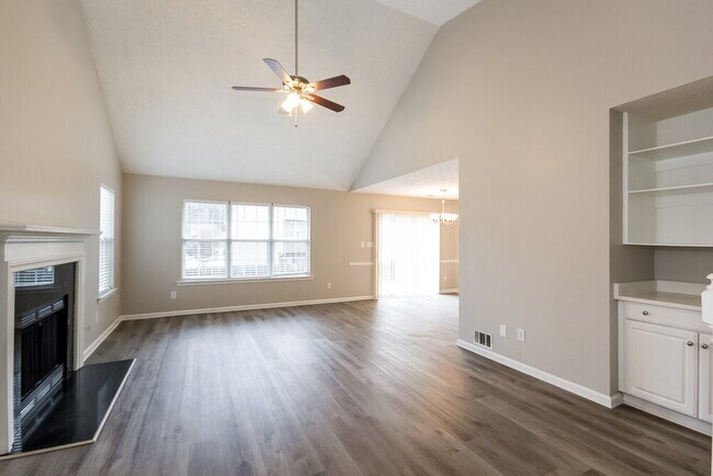 Building Photo - 2060 Stoneoak Dr