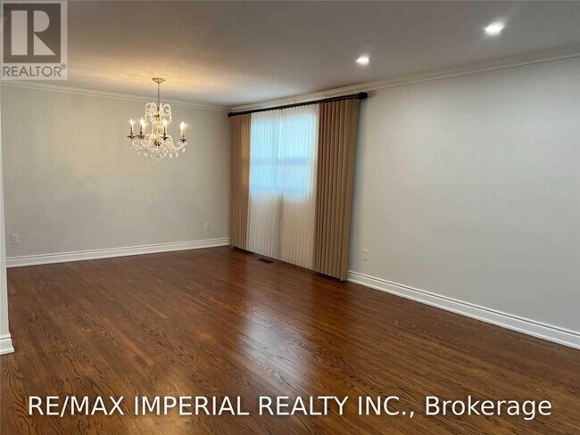 Building Photo - 8 Multiflora Pl