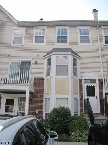 Building Photo - 50 Pine St