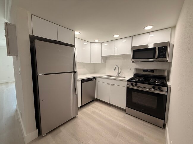 Photo - Deerfield East Apartments