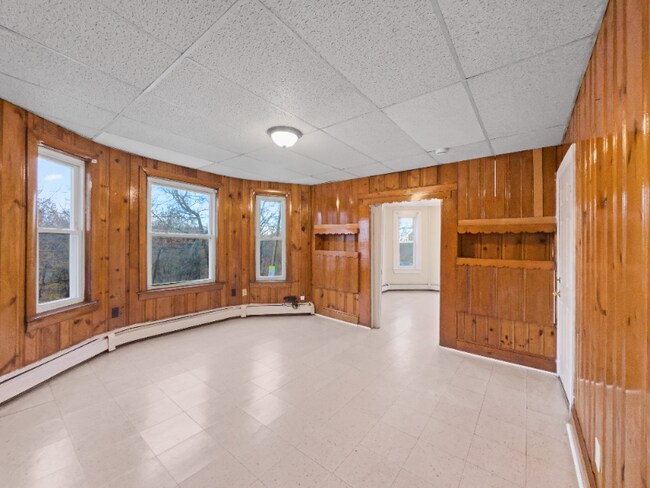 Building Photo - 286 Farnham St