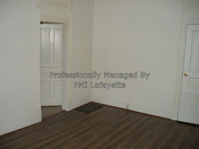 Building Photo - 219 S 4th St