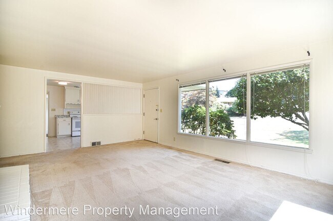 Building Photo - 2 br, 1 bath House - 710 4th Ave S