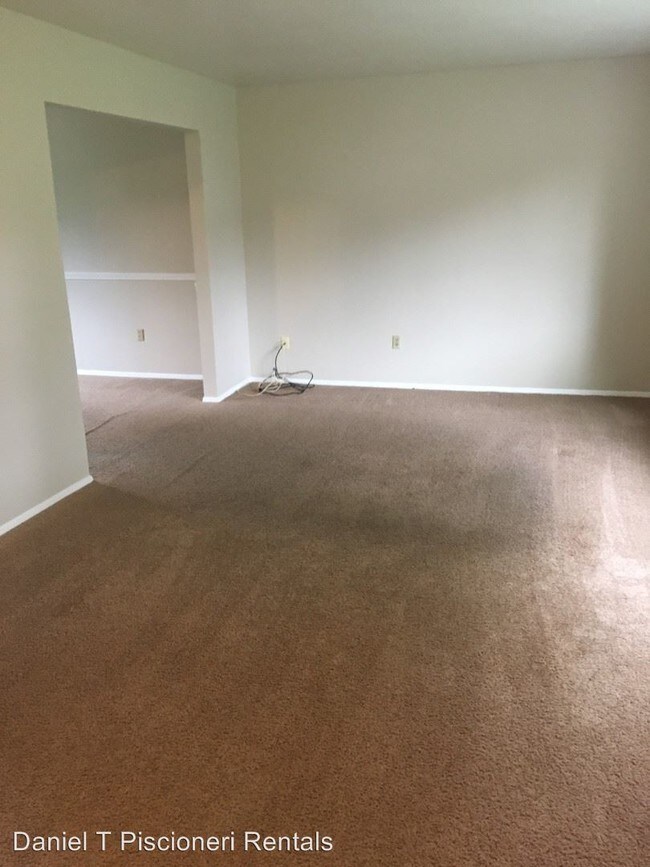 Foto del edificio - 3 br, 1 bath House - 4920 SHASTA WAY