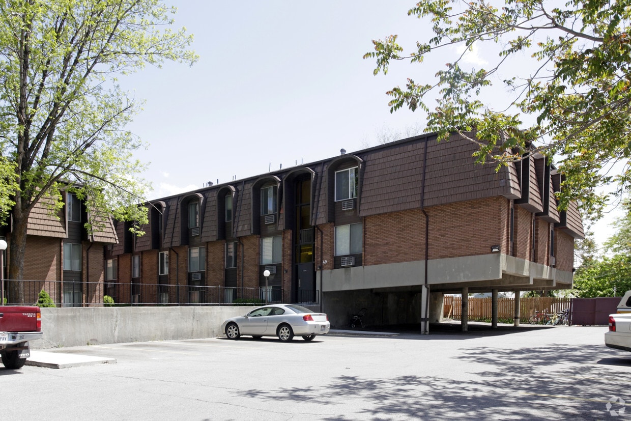 Building Photo - El Caliente Apartments