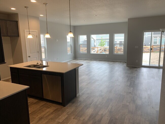 Building Photo - 5 bedroom 3 bath in Banning Lewis Ranch style home