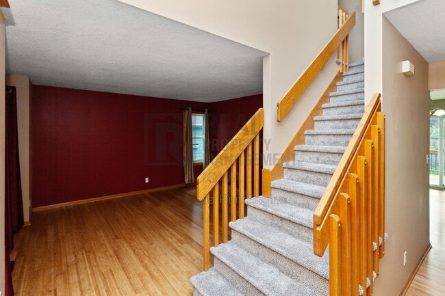 Building Photo - 8912 Highland Oaks Dr