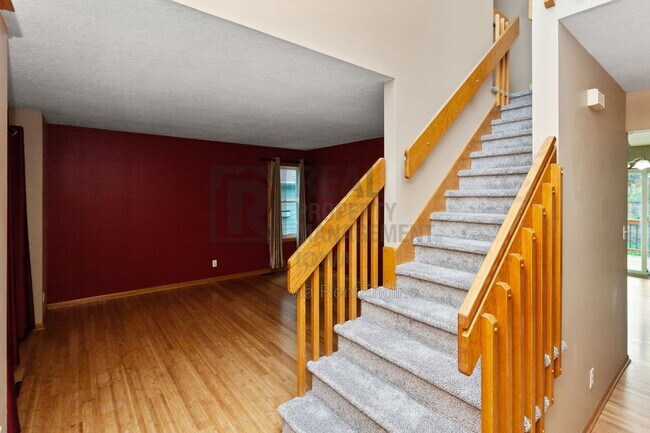 Foto del edificio - 8912 Highland Oaks Dr
