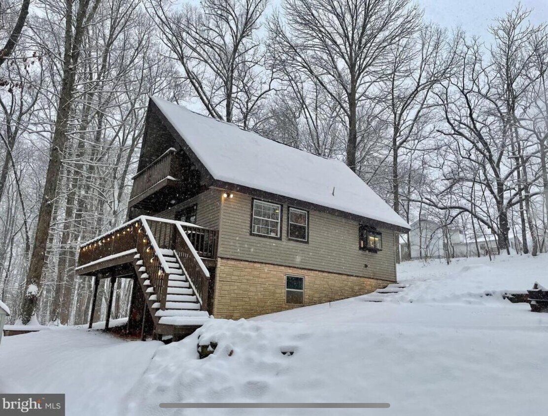 221 S Honeysuckle Ln, Madison, VA 22727 House Rental in Madison, VA