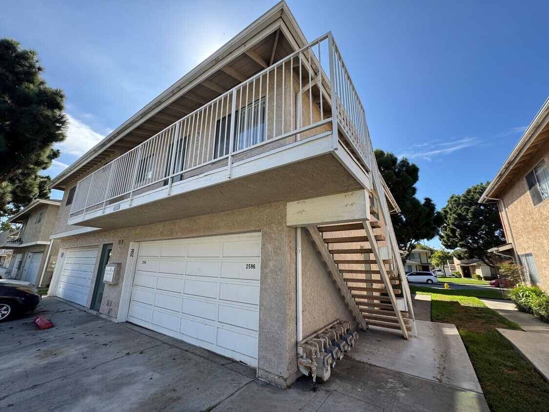 Foto principal - Coastal Living in Port Hueneme – 2 Bedroom Condo with Community Amenities