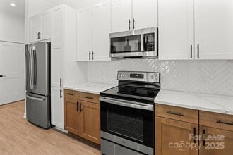 Building Photo - 1711 Commonwealth Ave