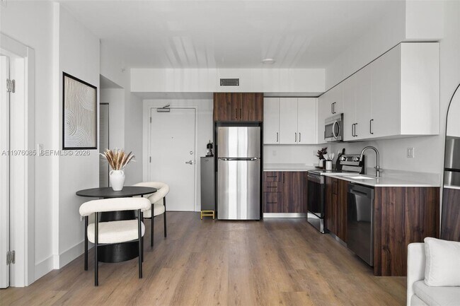 Foto del edificio - 2479 NE 192 St