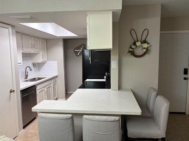 Foto del edificio - 14555 Wunderlich Dr
