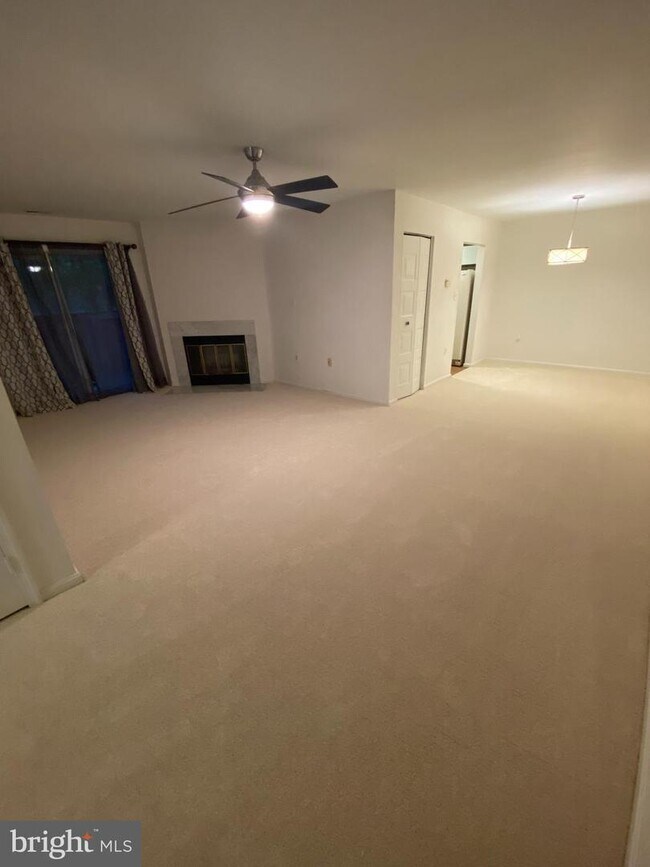 Building Photo - 7562 Belle Grae Dr
