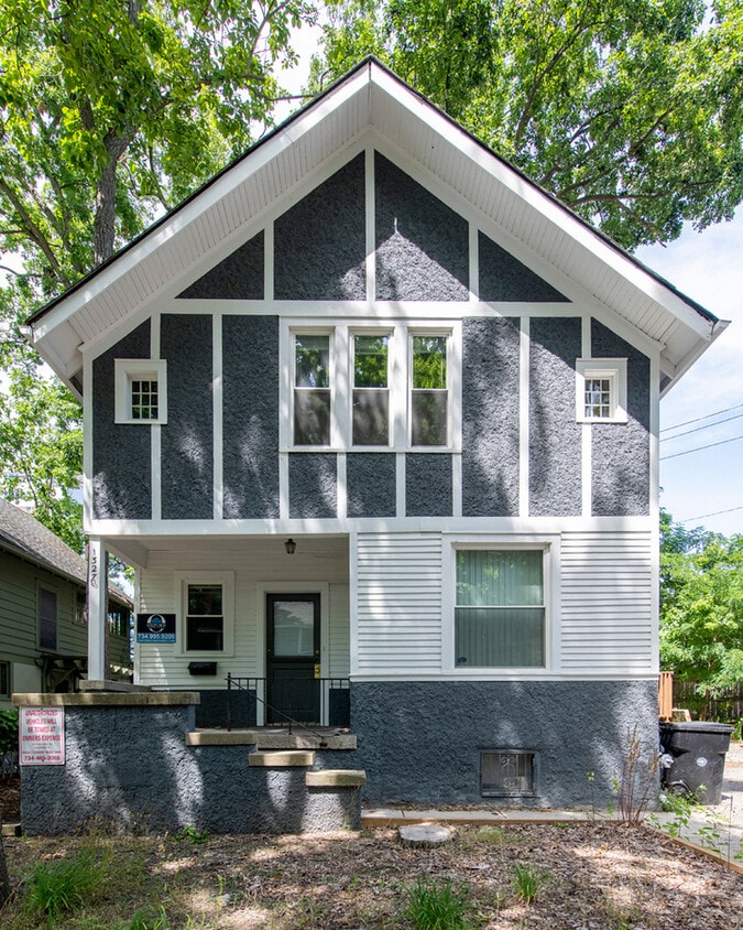 Foto principal - 1327 Forest Ct