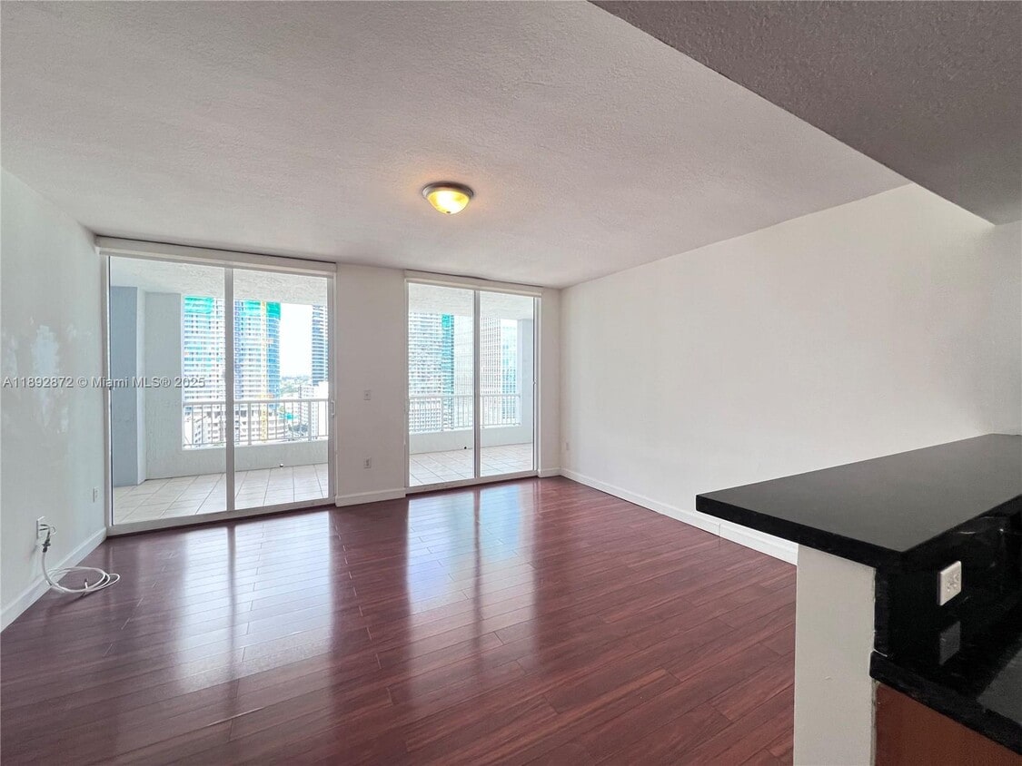 Foto principal - 170 SE 14th St