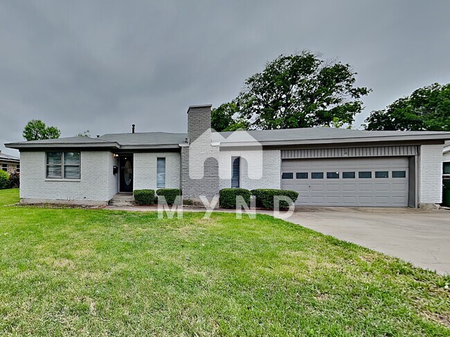 Foto del edificio - 5408 Mack Rd