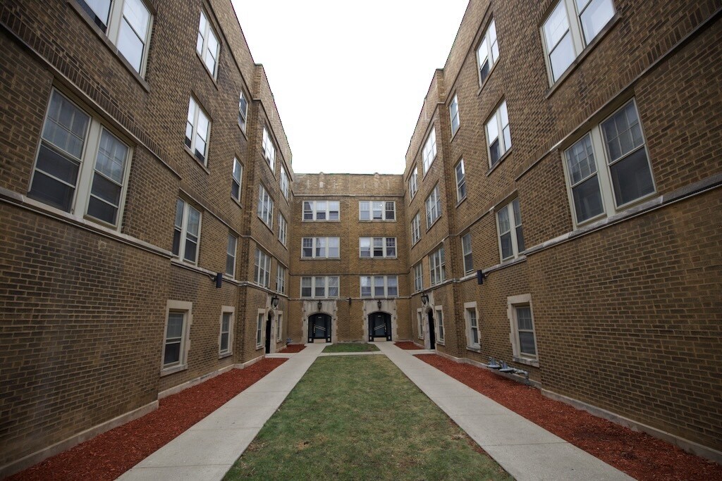 Foto principal - 4649 N Elston Ave