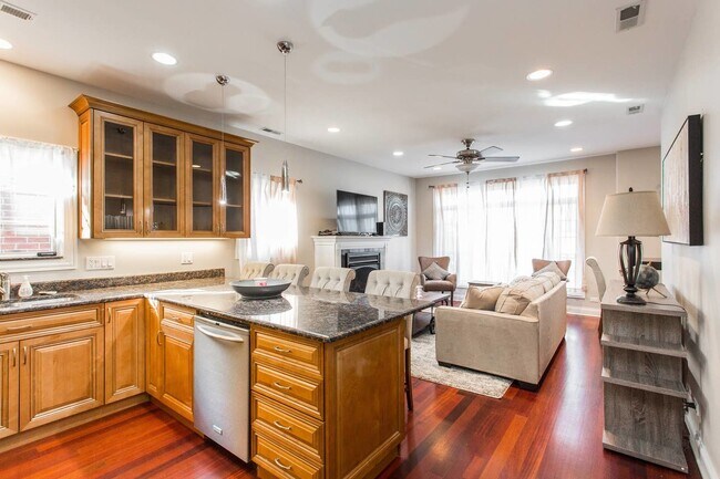 Foto del edificio - 5301 W Leland Ave