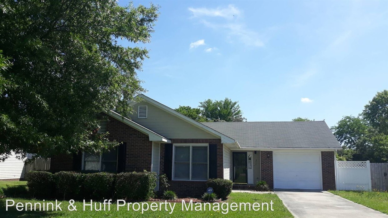 Primary Photo - 3 br, 2 bath House - 252 Northwoods Drive