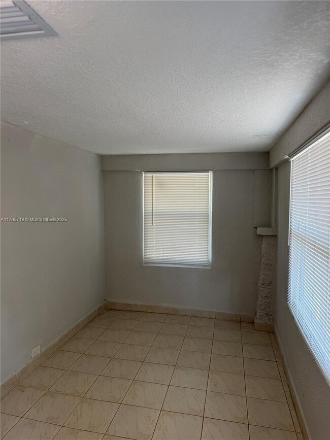 Foto del edificio - 3 bedroom in Miami FL 33127