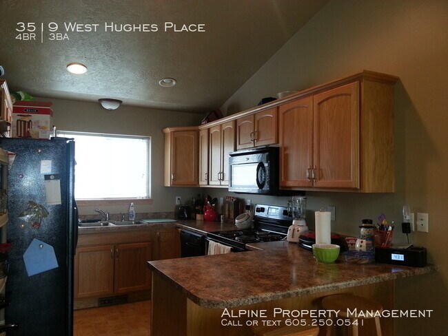 Building Photo - 4 Bed/3 Bath Townhome for Rent!!