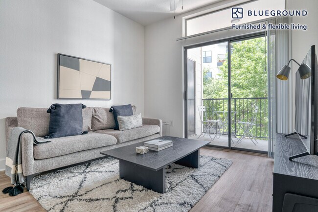 Building Photo - 10011 Stonelake Blvd