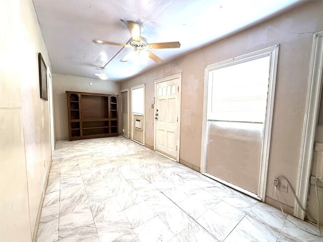 Foto del edificio - 5004 Irvington Blvd