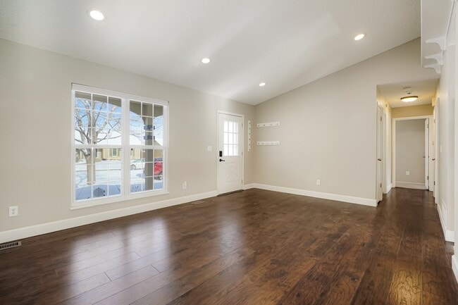 Building Photo - 5729 S Nepal Way