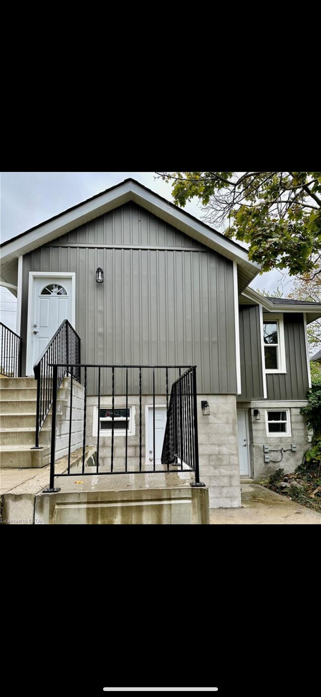 Building Photo - 364 Wharncliffe Rd S