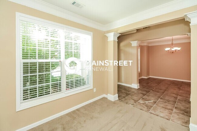 Foto del edificio - 4 Bedroom Pet-Friendly Home in Atlanta, GA with Main Street Renewal
