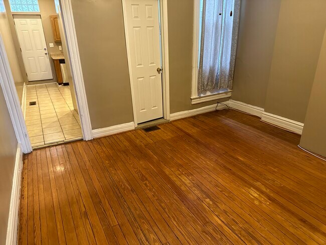Foto del edificio - 2302 Edgemont Ave