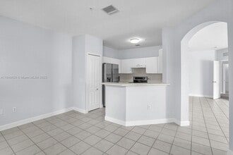 Building Photo - 1013 Shoma Dr