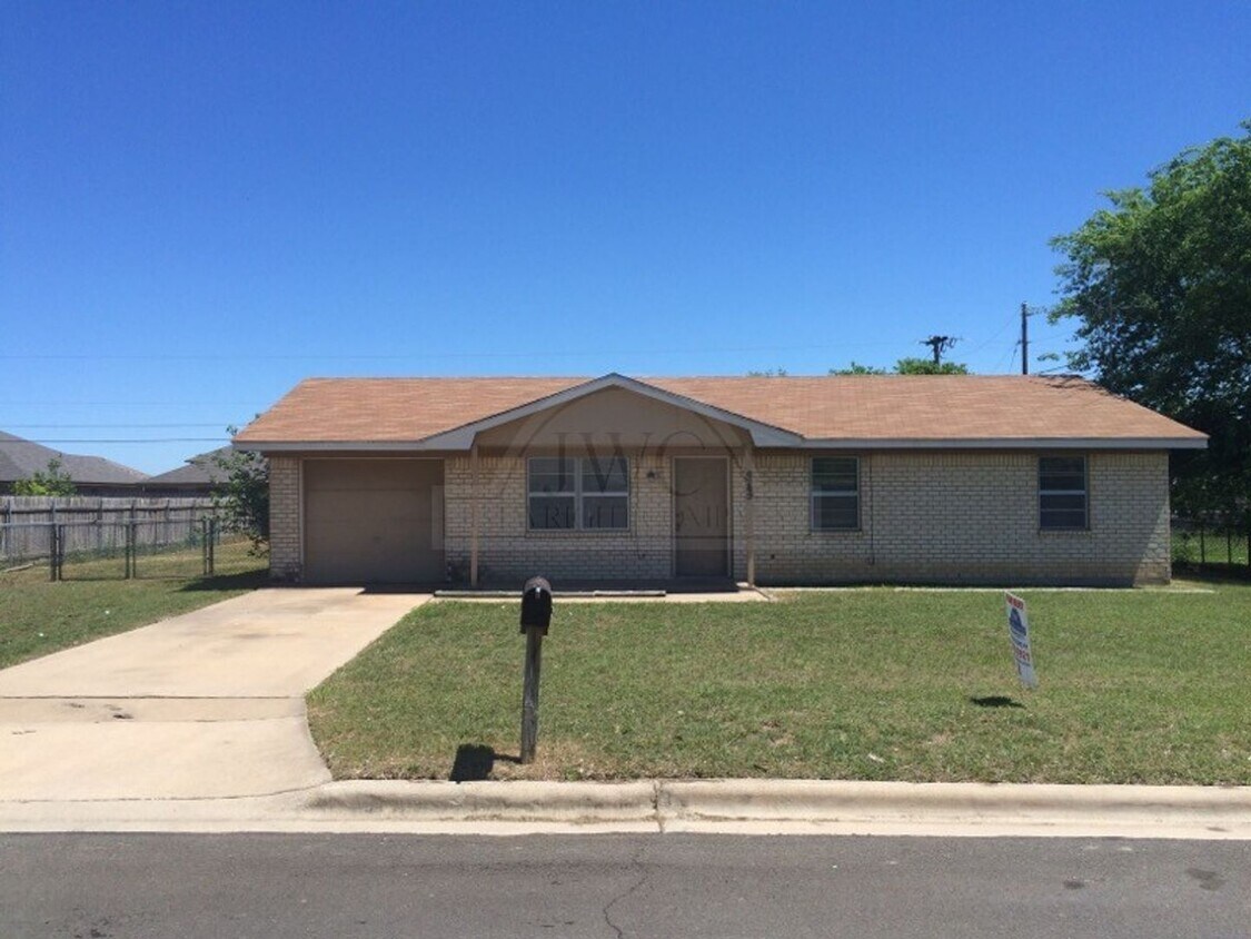 Foto principal - 6702 Wagon Wheel Dr