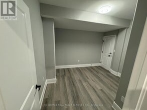 Building Photo - 453 Thornborrow Ct