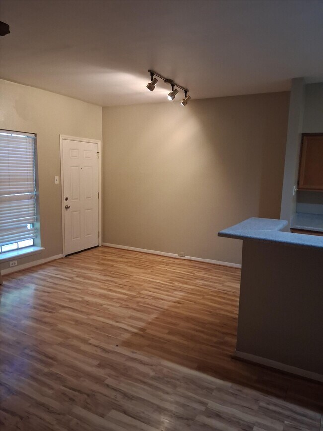 Foto del edificio - 7364 Regency Square Ct