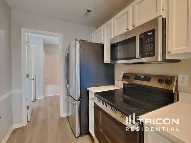 Building Photo - 1040 Reynolds Manor Dr