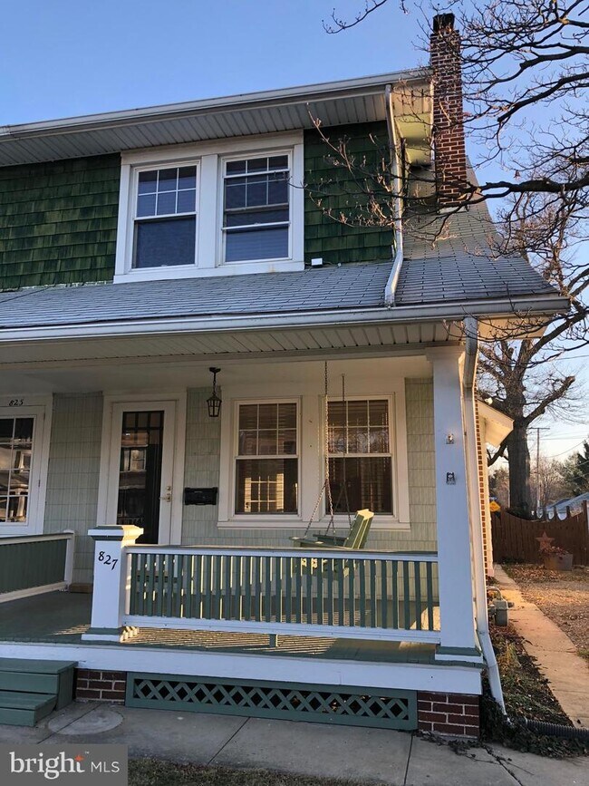 Building Photo - 827 Virginia Ave