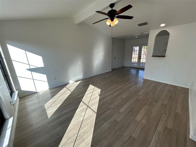 Building Photo - 12121 Sunderland Dr