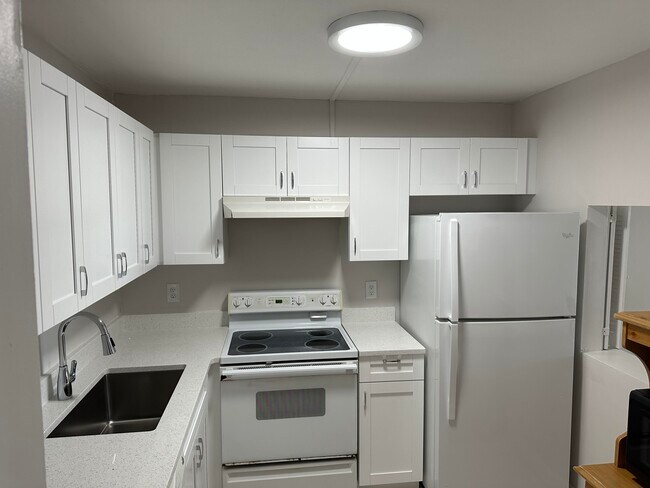 Building Photo - 9355 SW 8th St