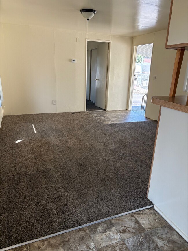 Foto del edificio - 12374 Mapleview St