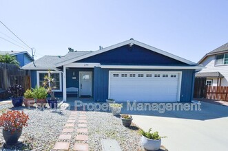 Building Photo - 279 Maple Rd