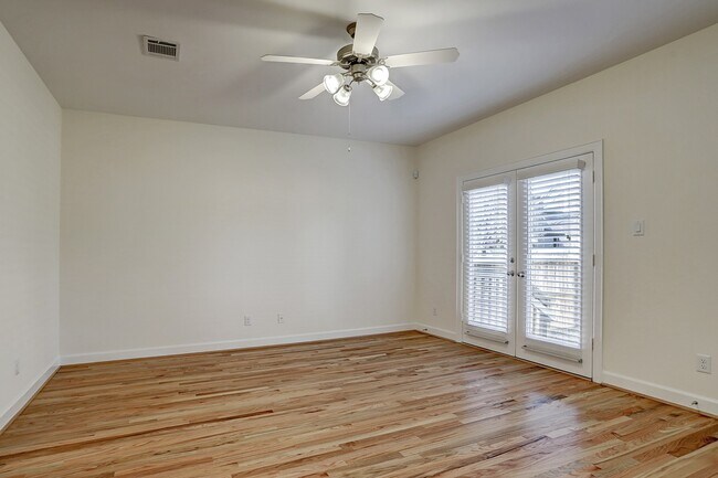 Foto del edificio - 701 E 40th St