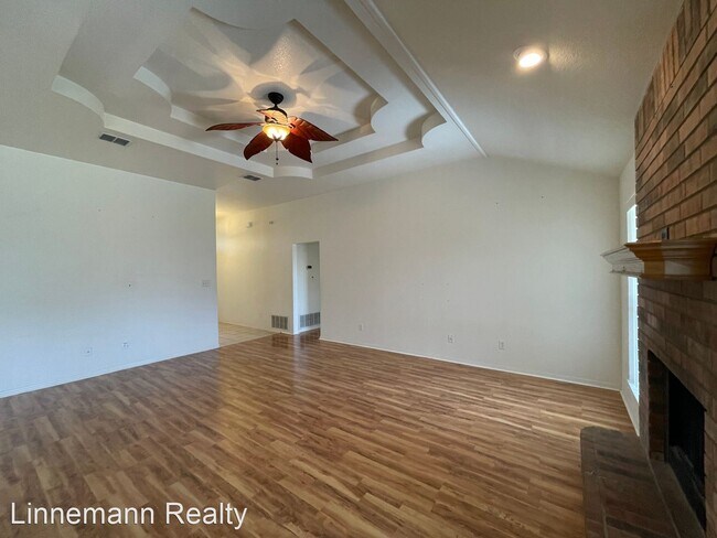 Building Photo - 4 br, 2 bath House - 2900 Wisteria Lane
