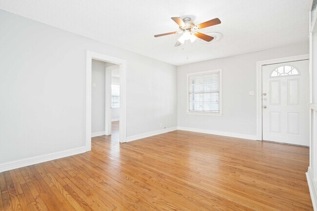 Foto del edificio - 205 Woodard St