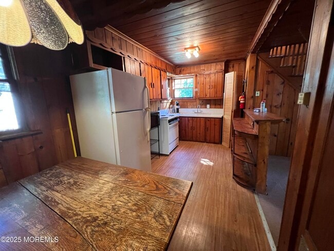 Building Photo - 7 Vineberg Ct