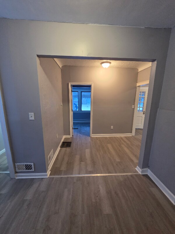 Foto del edificio - 624 Waldman Ave